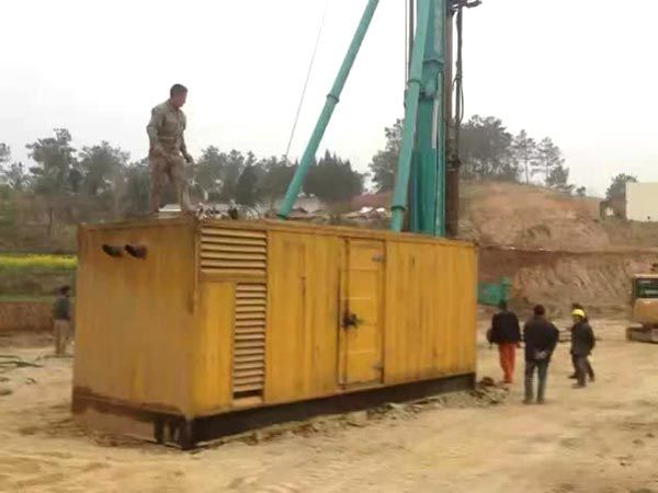 雁塔如何判断水冷式机油散热器密封件是否需要更换？